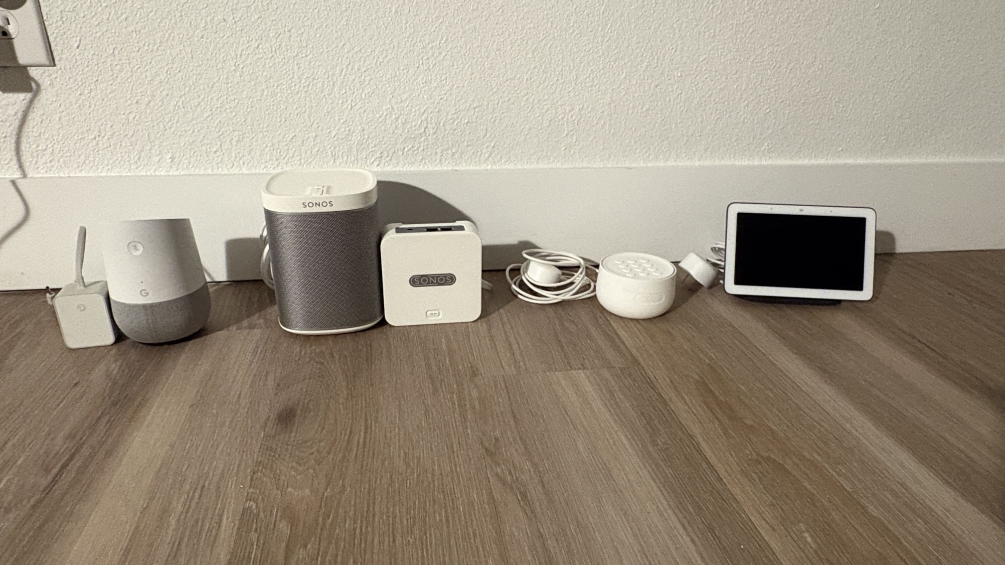 Sonos, Google Play , Nest, Google Hub