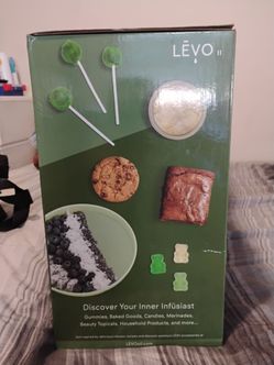 Levo oil and botanical infuser
