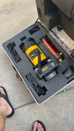 Gradoplane beam machine self leveling base