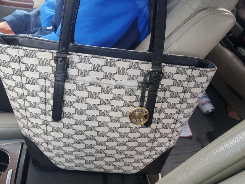 Michael Kors Tote Bag. 