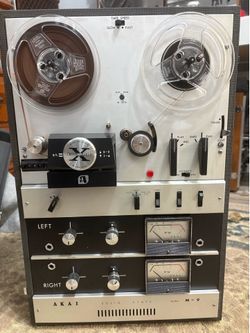 AKAI M9