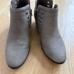 Coconuts by Matisse Powell Gray Cutout Ankle Booties, Size 7