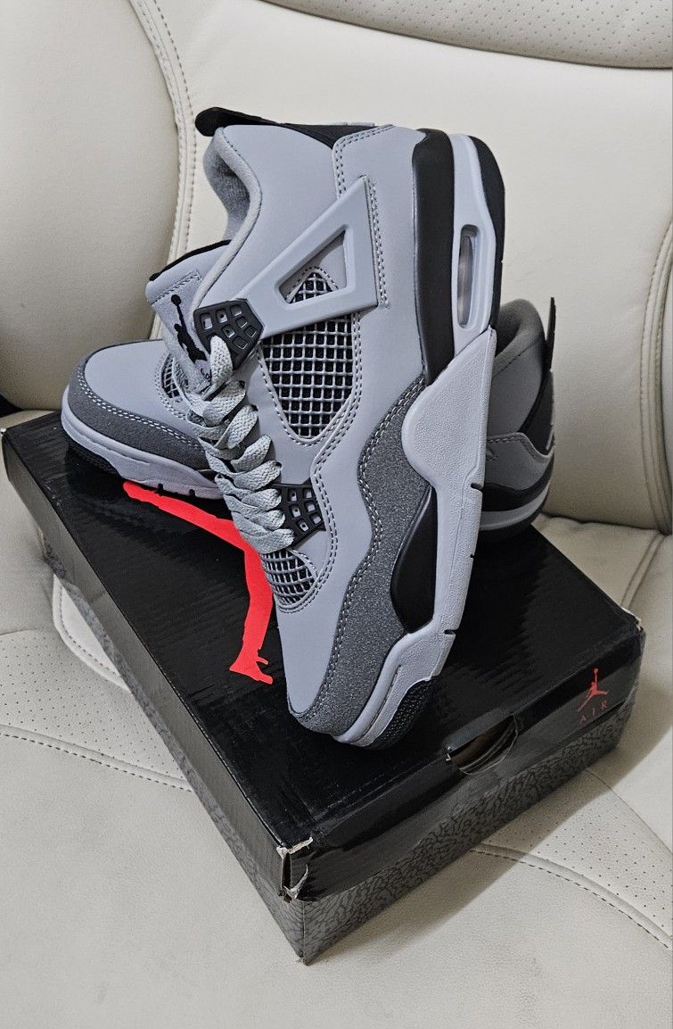 Jordan 4 Retro