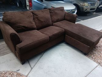 /////BEST OFFER TAKES IT//////2 Piece Sectional Sofa Couch with Ottoman-DELIVERY AVAILABLE!!!!!!!!!