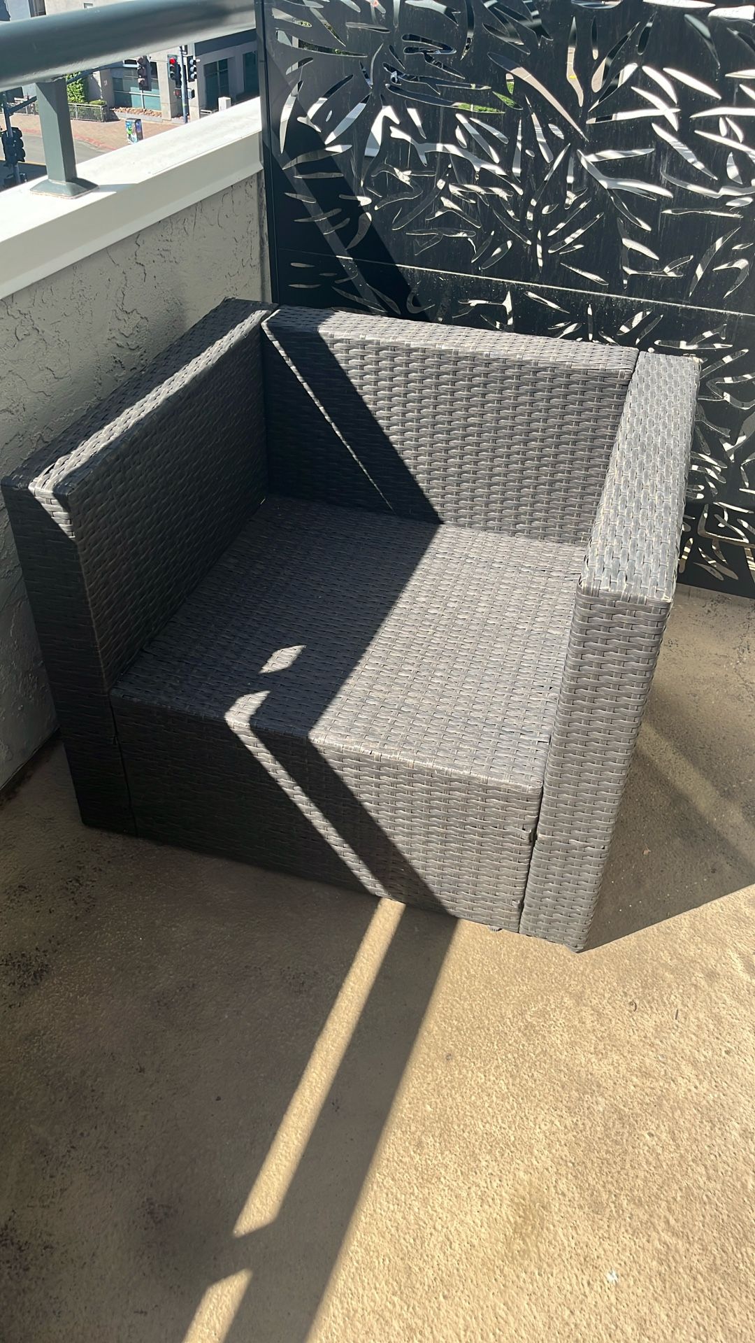 Patio Set / No Cushions Brown