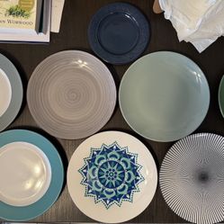 Cute Plates! Dishes Dishware Dinnerware Full Size 10.5”