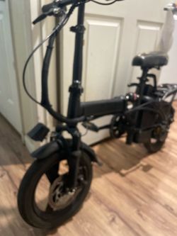 E bike doesn’t come with charger 150$ obo