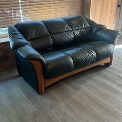 EKORNES Couch 6 Feet Long 
