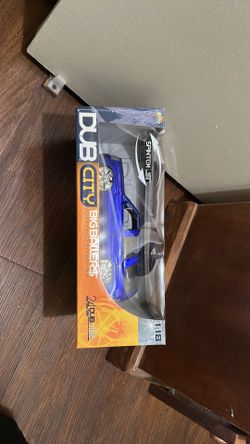 2002 Jada Toys 1:18 Scale Dub City Flamed Cadillac Escalade w/Spintek "Stunners"