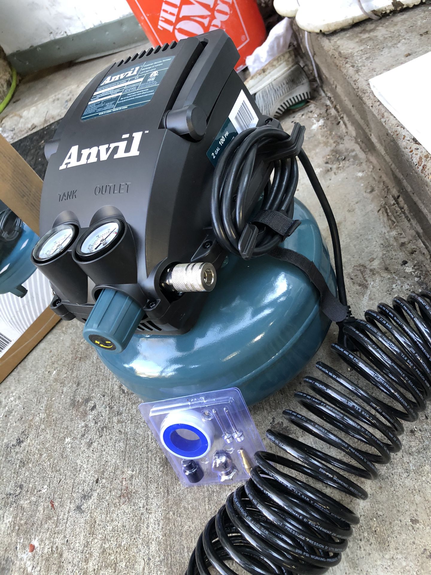 Anvil 2 gal pancake air compressor with accessory kit