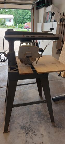 Black And Decker Dewalt Saw