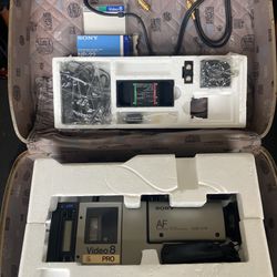 Sony Video Recorder . Vintage CCD-V110 PRO 8 
