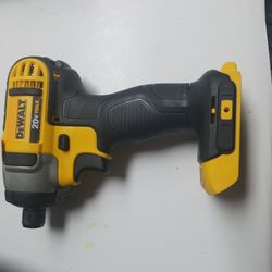 Dewalt 20V MaxDCF885 1/4" CORDLESS IMPACT DRIVER