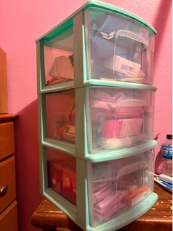 3 green drawers