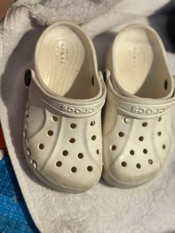 Toddler baya crocs size 10c