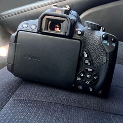 Canon Camera T5i With Flip screen 2 Batteries 