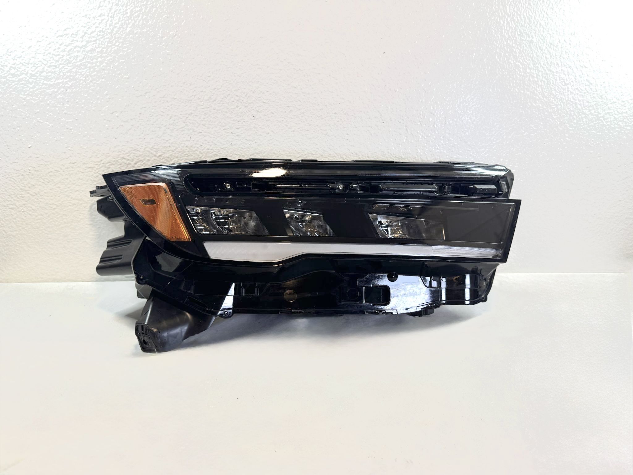 2023 - 2025 HONDA PILOT RH PASSENGER SIDE HEADLIGHT OEM