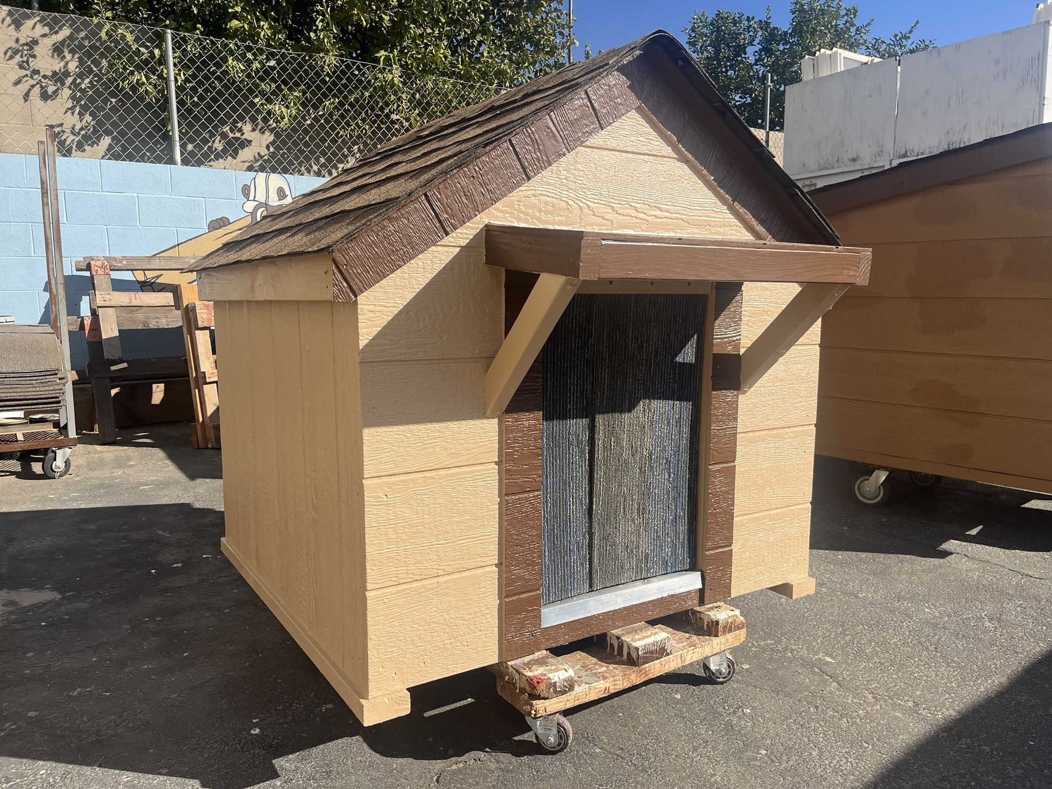 Dog House With Delivery 