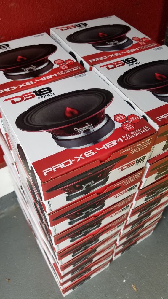 Ds18 Pro Audio Speakers Loud and clear 600 watts/Bocinas Para la voz Se esuchan fuerte y claro $30 Cada una /$30 Each