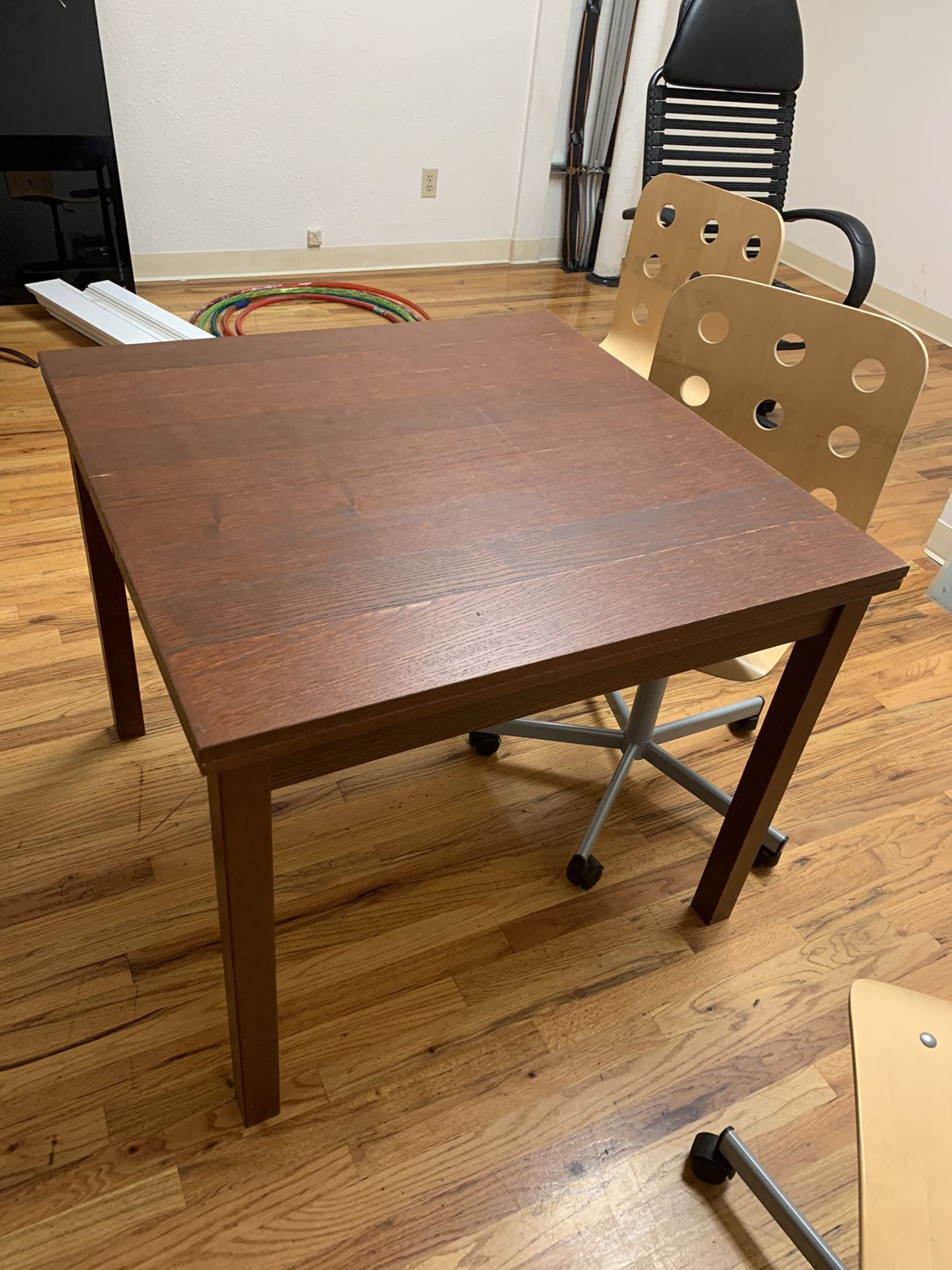Expandable Table/Work Station