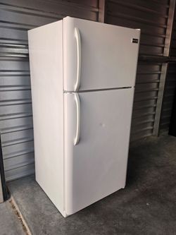 NICE FRIJIDAIRE FRIDGE