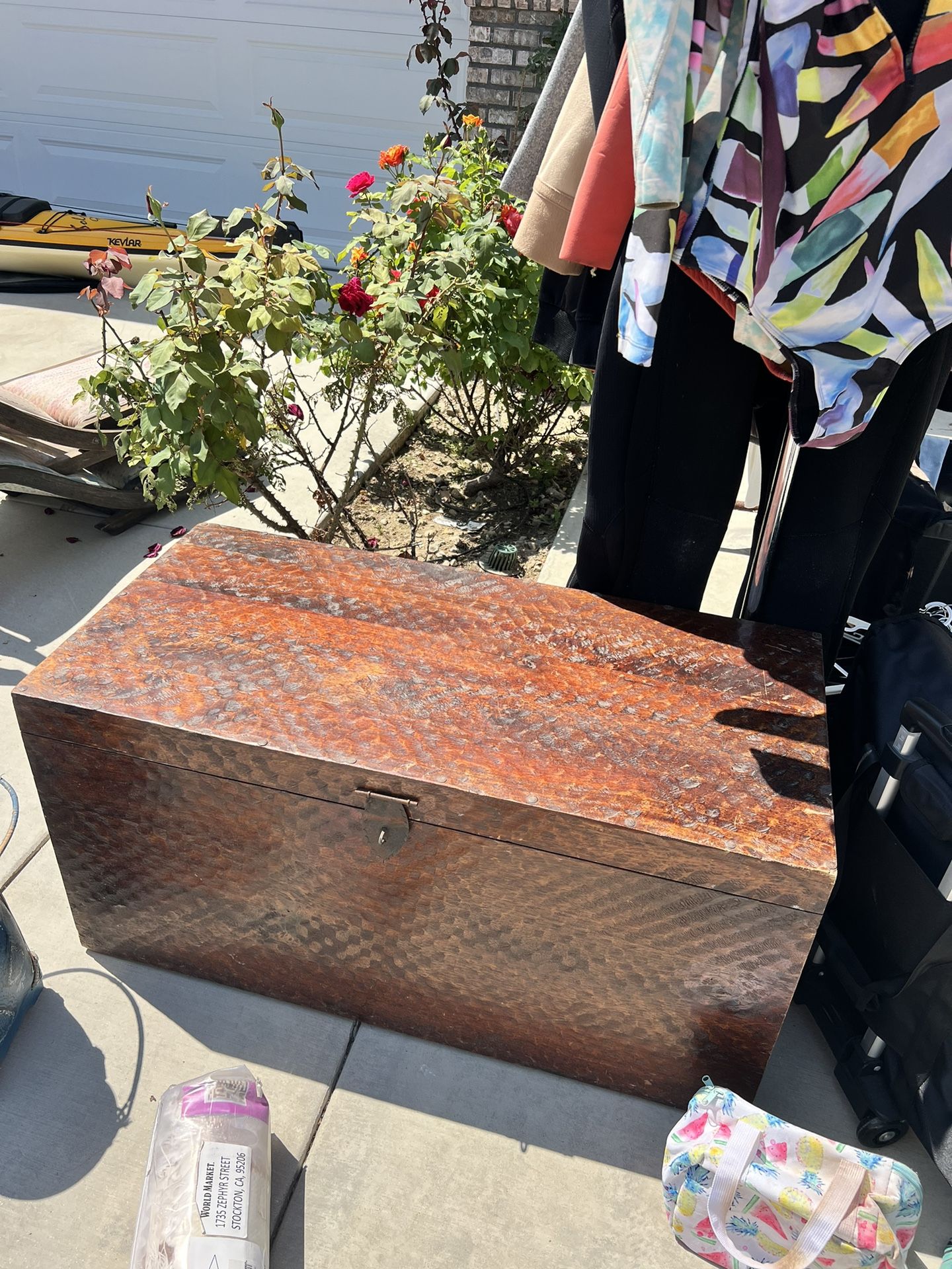 large Wooden Storage Trunk or coffee table Great Condition