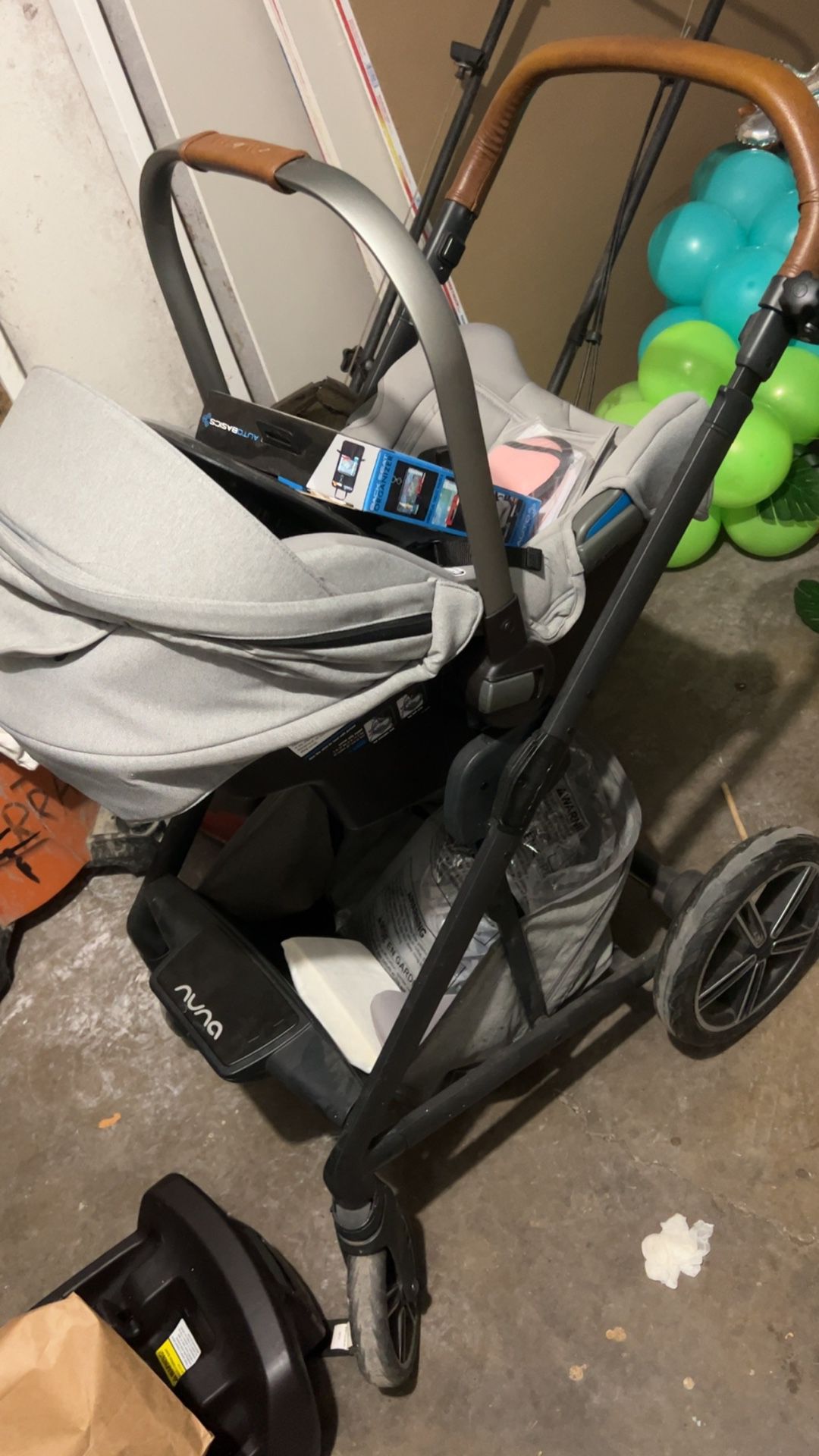 Nuna Stroller And Newborn Car seat