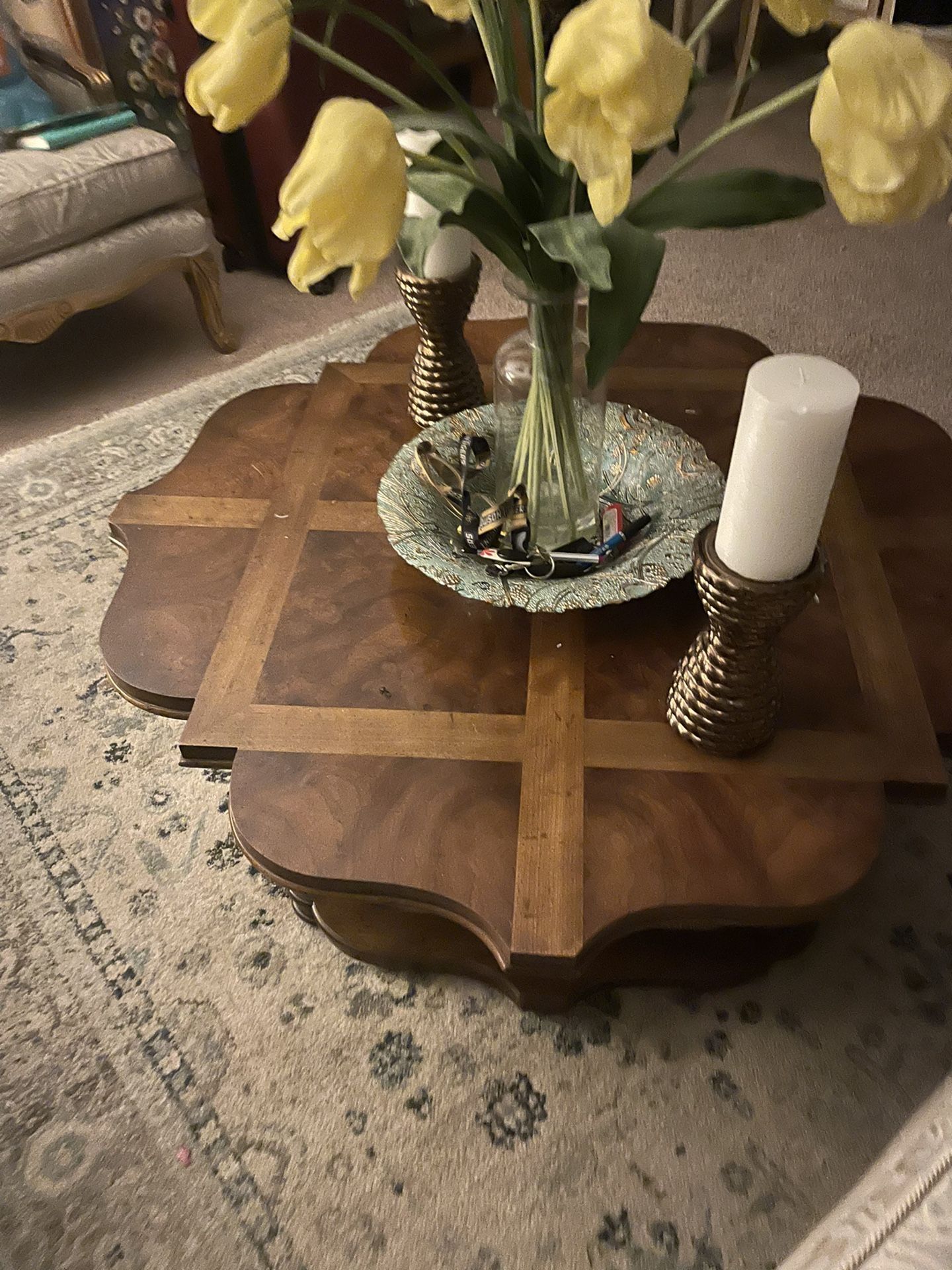 BEAUTIFUL CENTER  TABLE 