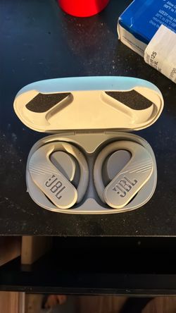 JBL Wireless Earbuds with Charging Case