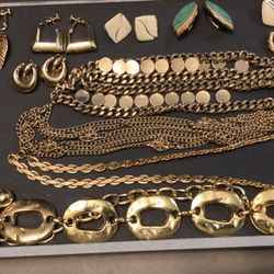 14 Pieces Of Costume Jewelry Some Vintage Earrings 