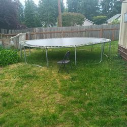 Free Trampoline 