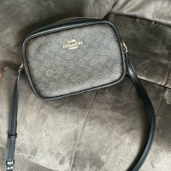 New Coach Crossbody For Sale.. 