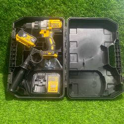 DeWalt DCD996 1/2” Hammerdrill/Drill Driver Combo