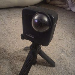 GoPro Max 360 W/SD Card