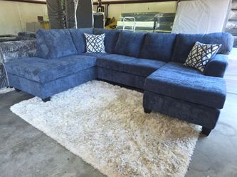 Brand New Byers Market Cody Blazer Blue 3pc Sectional Sofa (In stock in Flax and Granite)