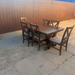 6 CHAIR DINNING TABLE