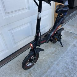 121/2”Voyager Electric Scooter 