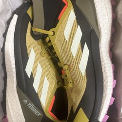 Adidas Mens Shoes, Size # 10.5 , $100 Firm 
