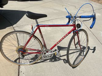 Peugeot Record du Monde road bike. Vintage. Made in France.