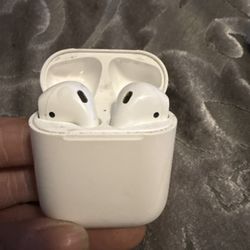AirPods (2nd Gen)