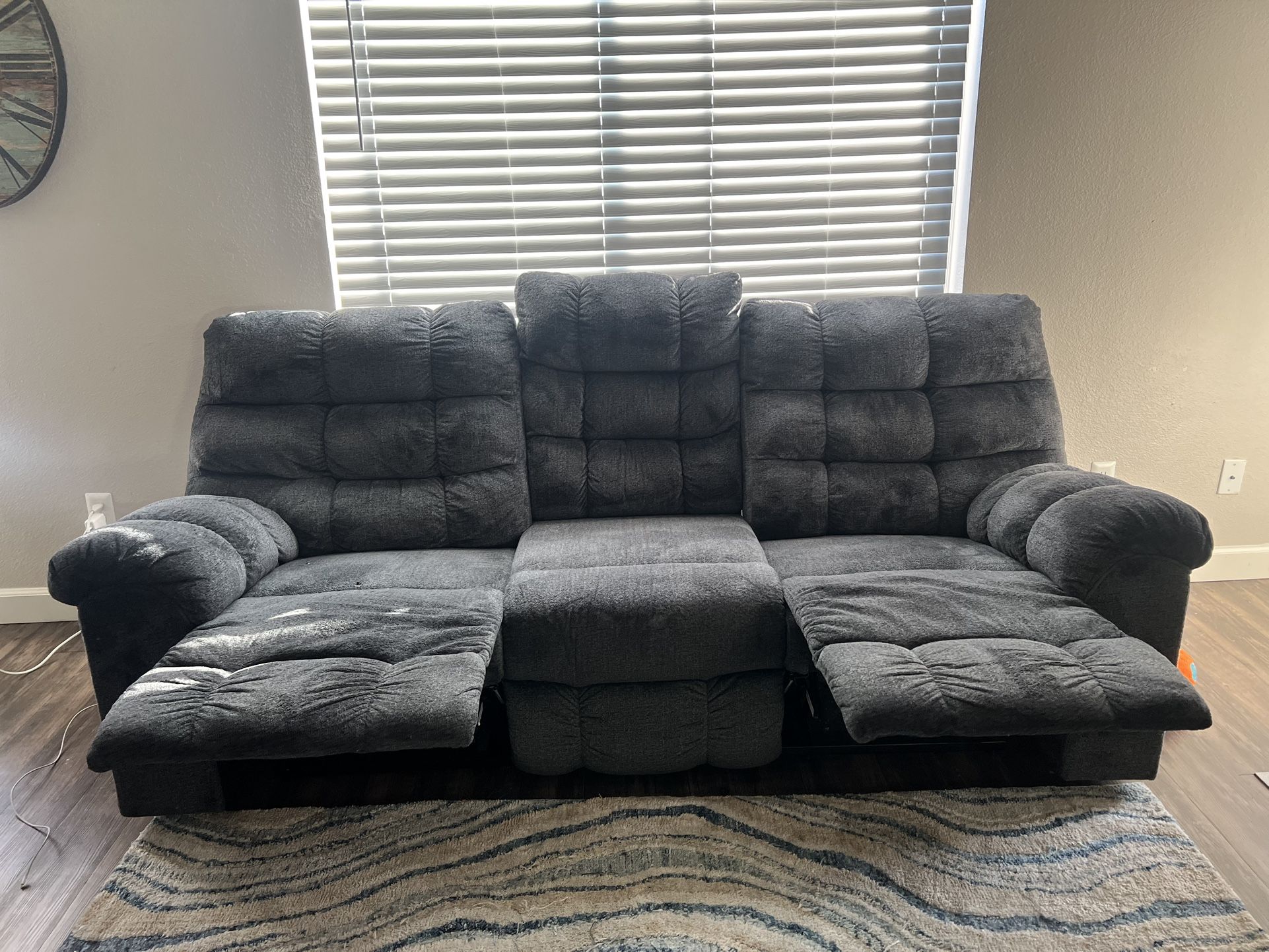 3 & 2 seater Ashley Furniture Double Recliner Loveseat w/Console & Sofa w/ Drop Down Table