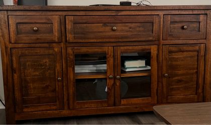 Entertainment center