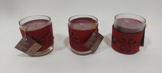 The Body Shop Cranberry scented candles, 3 pack