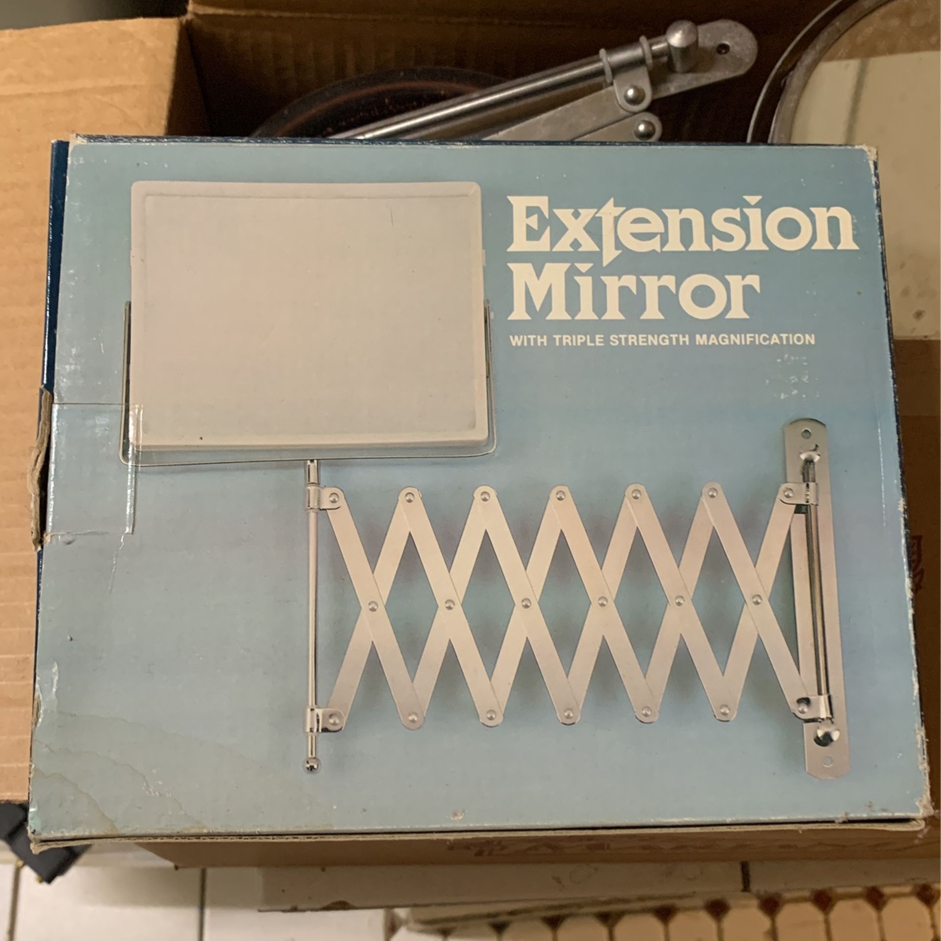 Extension Mirror - Triple Strength Magnification