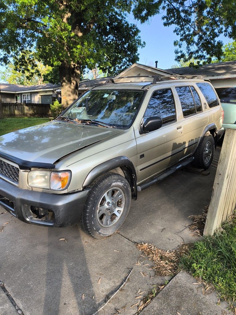 1999 Nissan Pathfinder