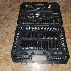 200 PC Tool Set