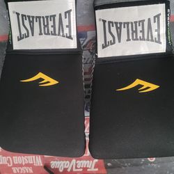 Everlast Neoprene Heavy Bag Boxing Gloves One Size Fits Most