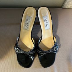 Isaac Mizrahi Leather Sandals Shoes Black-size 8(fits like 7.5) (Pick up🛒 In Bellevue) *Check out my Other Posts 🎁
