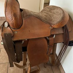 Horse saddle-Size 16 1/2