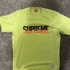 Supreme shirt size L